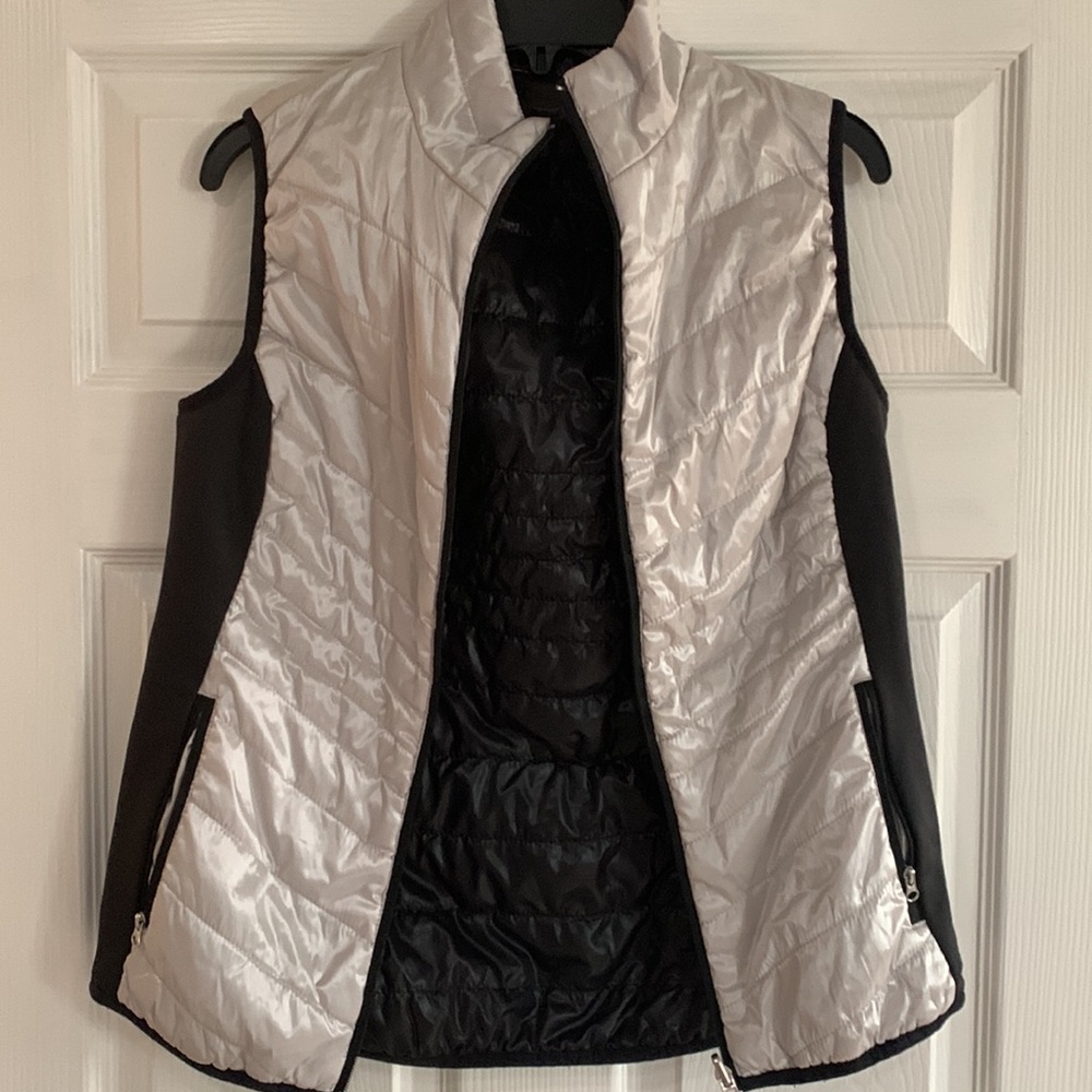 Reversible workout vest - Picture 3 of 3